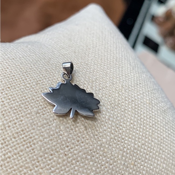 Sterling lotus charm 🪷 - Picture 2 of 2